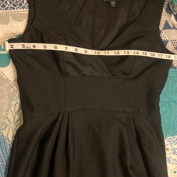 Bebe Vintage  Bubble Hem  Black Dress.  Size 10 - Picture 6 of 8